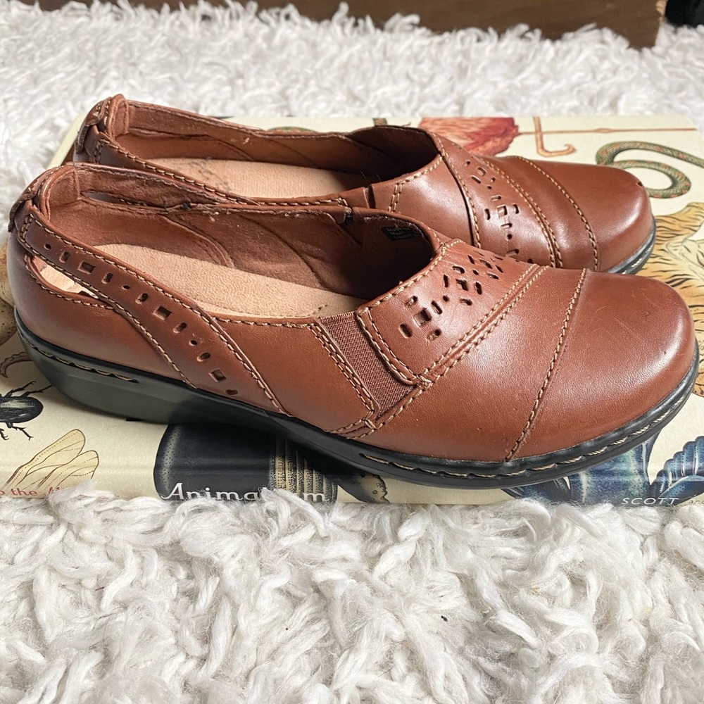 Clarks brown leather slip‎ on shoes